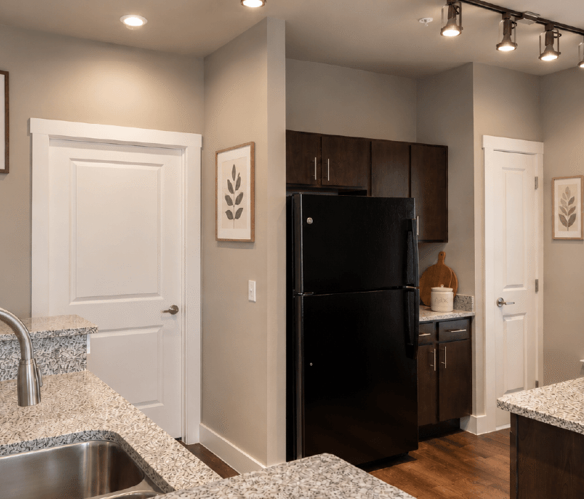 Contemporary kitchen in Huntsville apartment